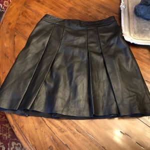 Anne Klein Black 100% Leather Pleated Skirt Size 4